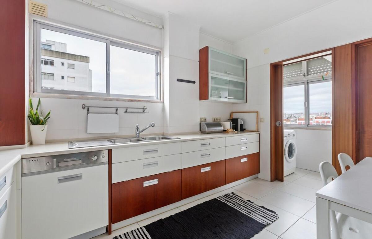 Spacious 3 Bedroom Apartment In ליסבון מראה חיצוני תמונה
